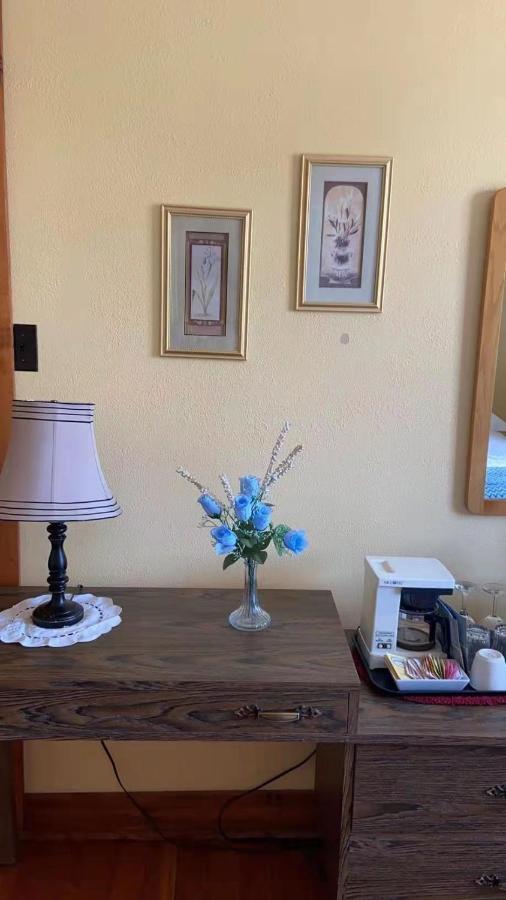Rodmay Hotel Powell River Bagian luar foto