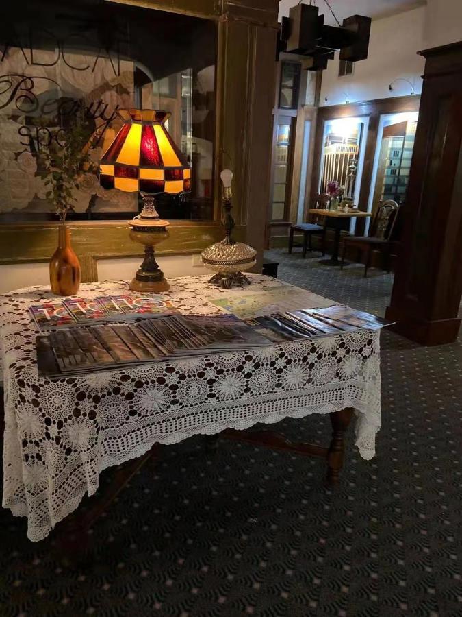 Rodmay Hotel Powell River Bagian luar foto