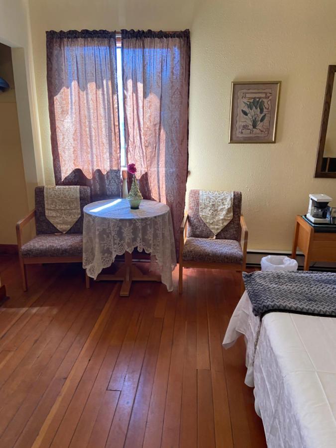 Rodmay Hotel Powell River Bagian luar foto
