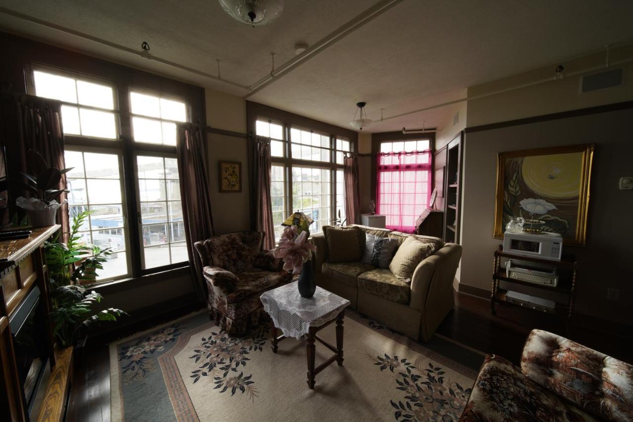 Rodmay Hotel Powell River Bagian luar foto