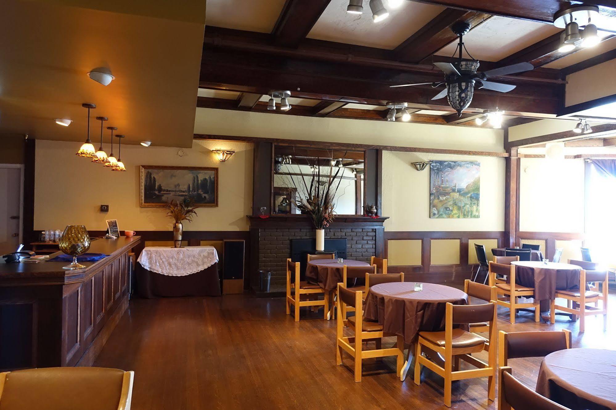 Rodmay Hotel Powell River Bagian luar foto
