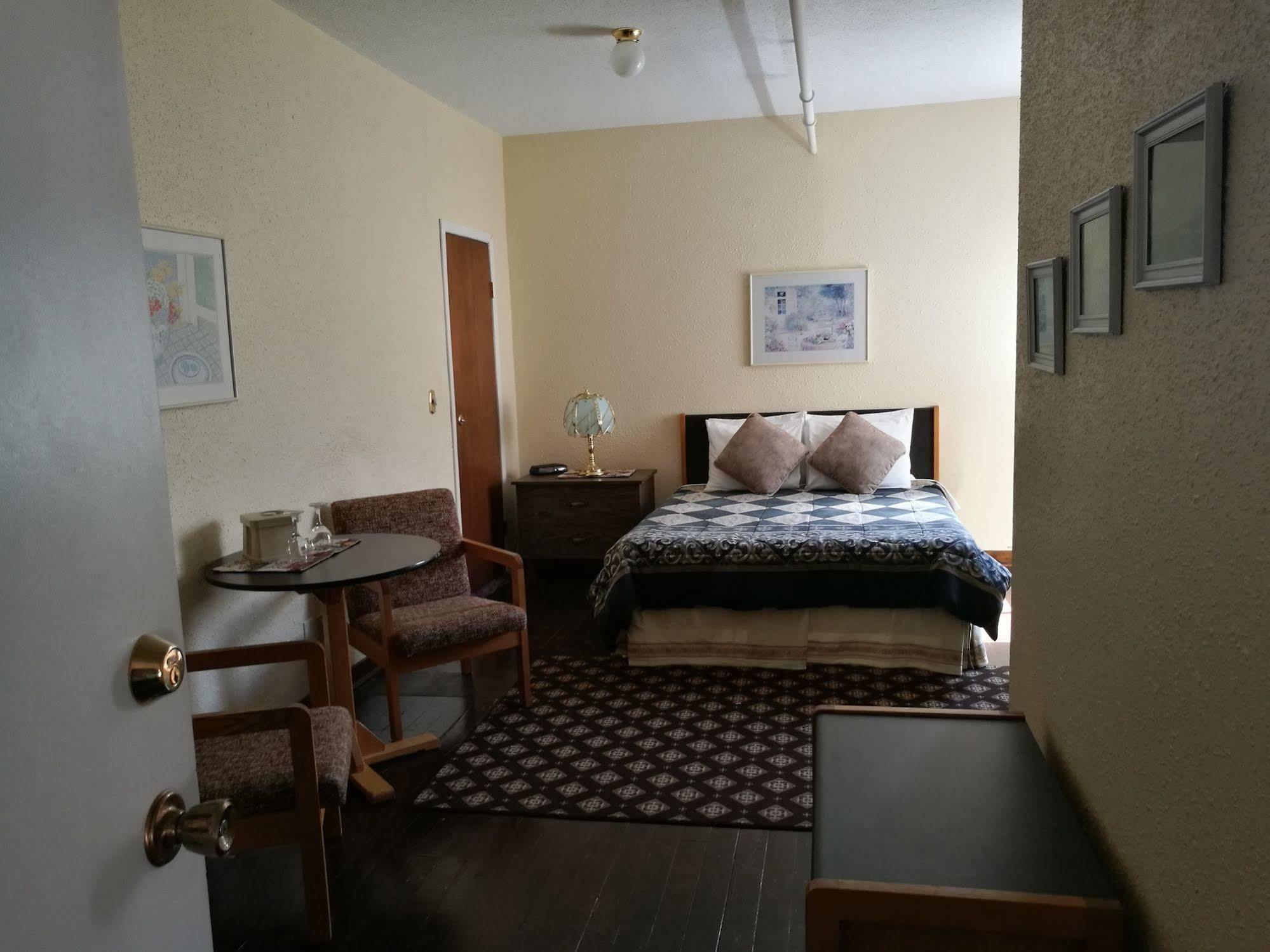 Rodmay Hotel Powell River Bagian luar foto
