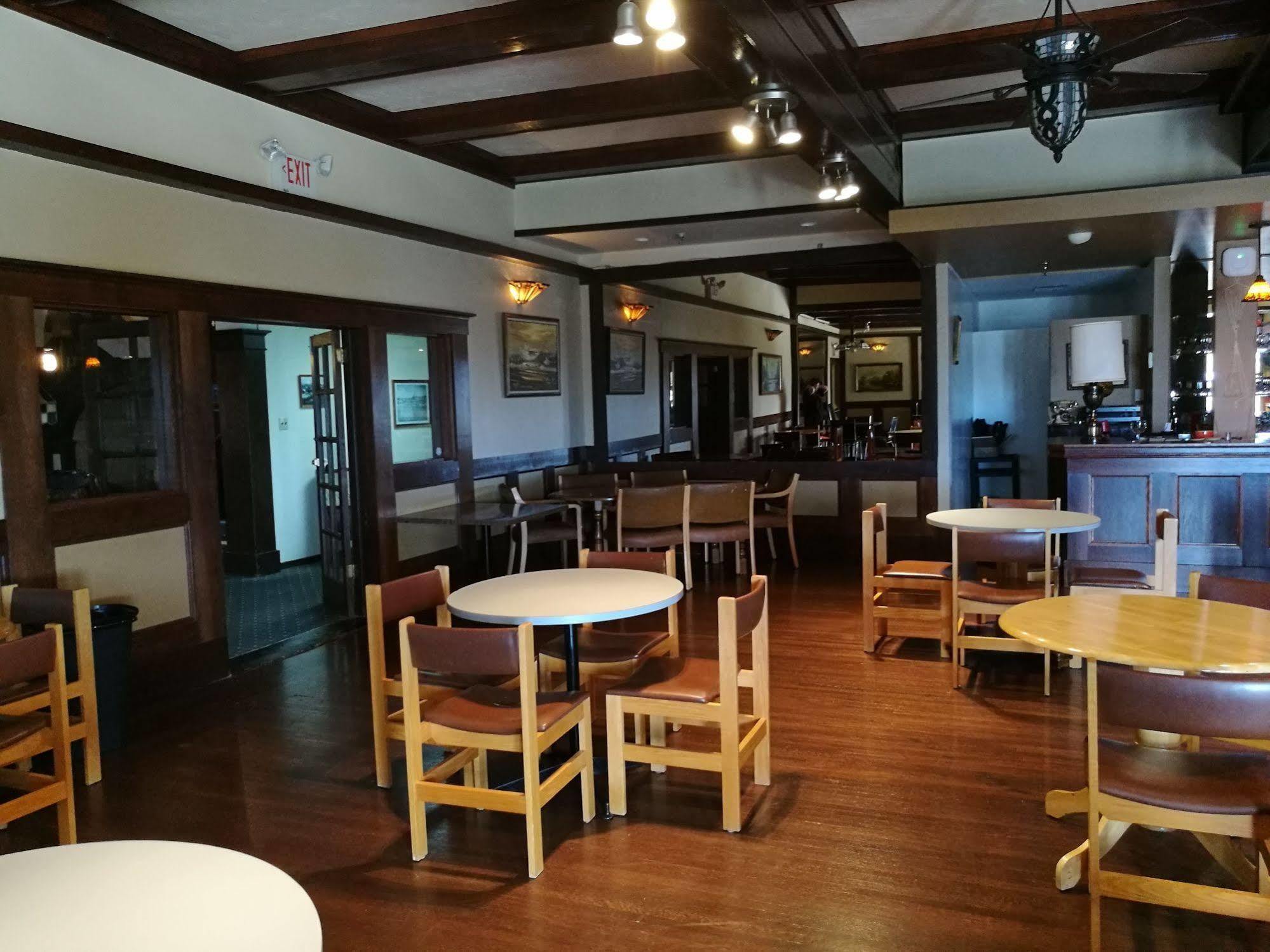 Rodmay Hotel Powell River Bagian luar foto